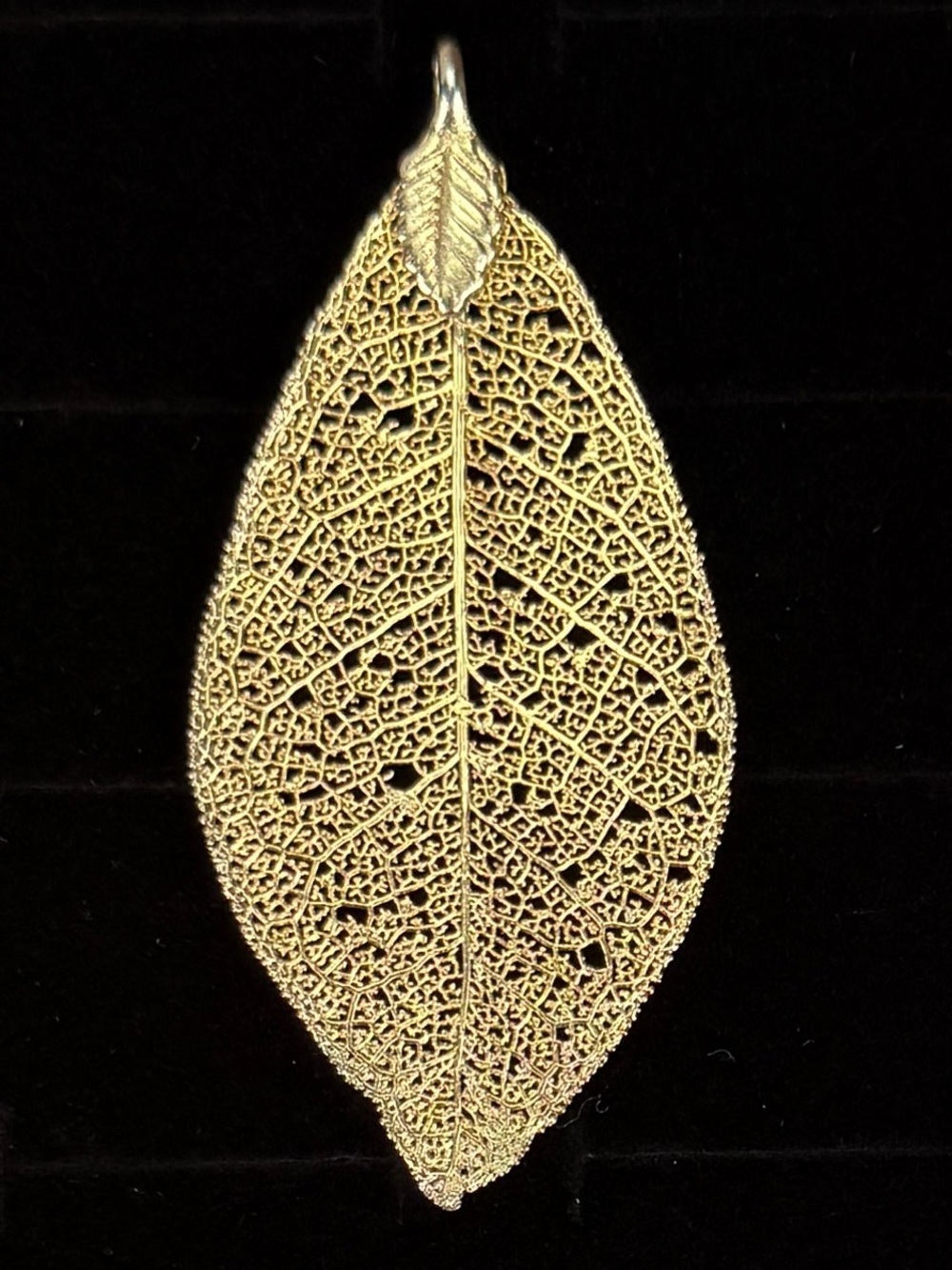 Vintage Goldtone Leaf Pendant + free cord Necklace